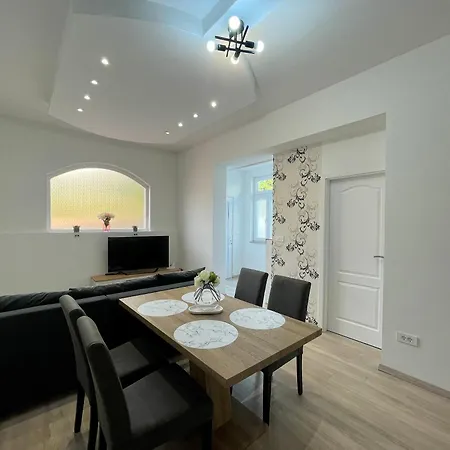 Filip Apartment *